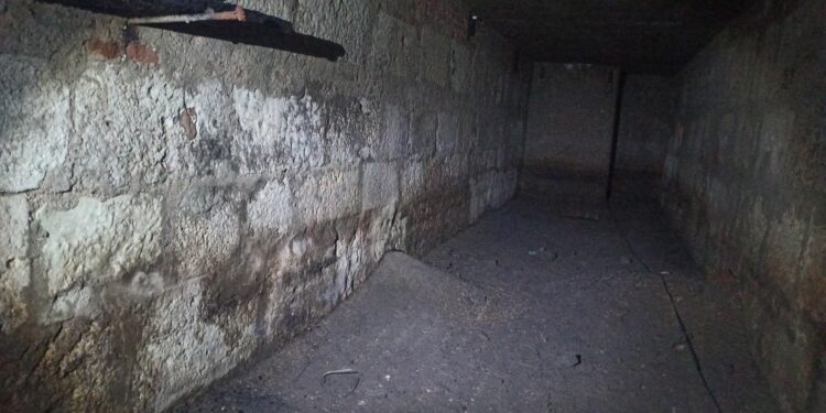 El refugio antiaéreo de la Guerra Civil bajo la Plaza de Cervantes está en perfecto estado