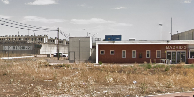 El sicario fugado de la prisión alcalaína salió tranquilamente con sus familiares tras la visita de estos