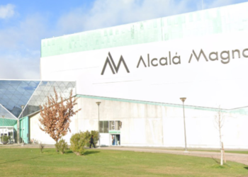 Roban mediante butrón en dos establecimientos del centro comercial Alcalá Magna