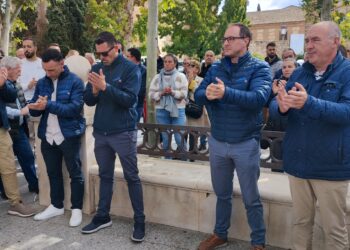 Taxistas de Alcalá en el homenaje al compañero muerto el martes 15 de octubre