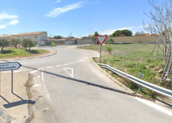 Acceso a la urbanización El Prácticante de Camarma de Esteruelas
