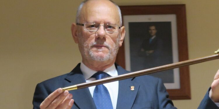 Antonio Barahona dimite como alcalde de Villalbilla por motivos de salud