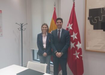 La alcaldesa se reunió con el consejero de Educación