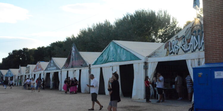 Recinto de las peñas en el ferial de Alcala