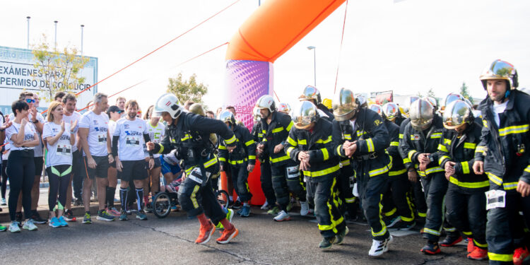 Gran participación esta mañana en la Carrera Memorial de los Bomberos por las calles de Alcalá