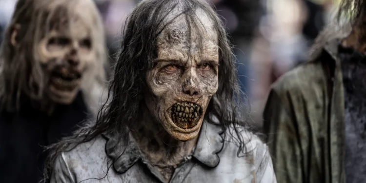 Continúa el rodaje de The Walking Dead en el Campus de la Universidad donde los zombies están sembrando el pánico