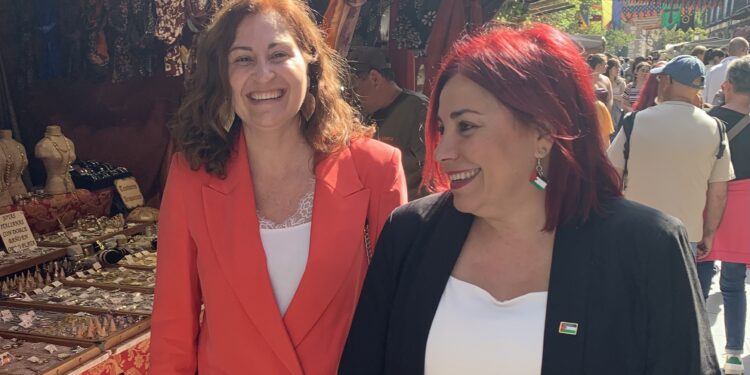 De izda a dcha, Sara Escudero y Rosa Romero, concejalas de Más Madrid Alcalá