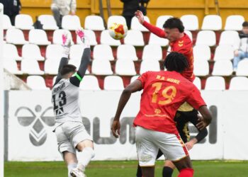 El cabezazo de Samu Guillén para el 1-0 (Foto y vídeos RSD Alcalá)