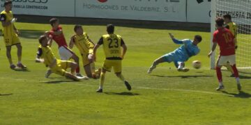 El gol de Albur que da los tres puntos al Alcalá (Imagen RSD Alcalá TV-Otero TV