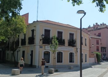 Caserón del último fielato, que hasta 2019 conservó el panel de azulejos que anunciaba la entrada a Alcalá