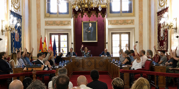 El PP sacó adelante la propuesta al votar a favor de ella el PSOE y Más Madrid. Vox votó en contra