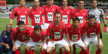 El equipo del Alcalá que quedó campeón en tercera división en 2007. Jesús Muñoz es el cuarto por la derecha de pie