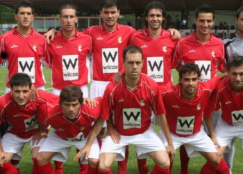 El equipo del Alcalá que quedó campeón en tercera división en 2007. Jesús Muñoz es el cuarto de izquierda a derecha de pie