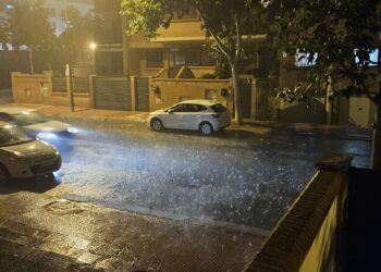 Lluvia en Ciudad 10 minutos después de las nueve de la noche